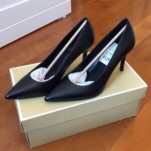 MICHAEL Michael Kors Keke Mid Pump